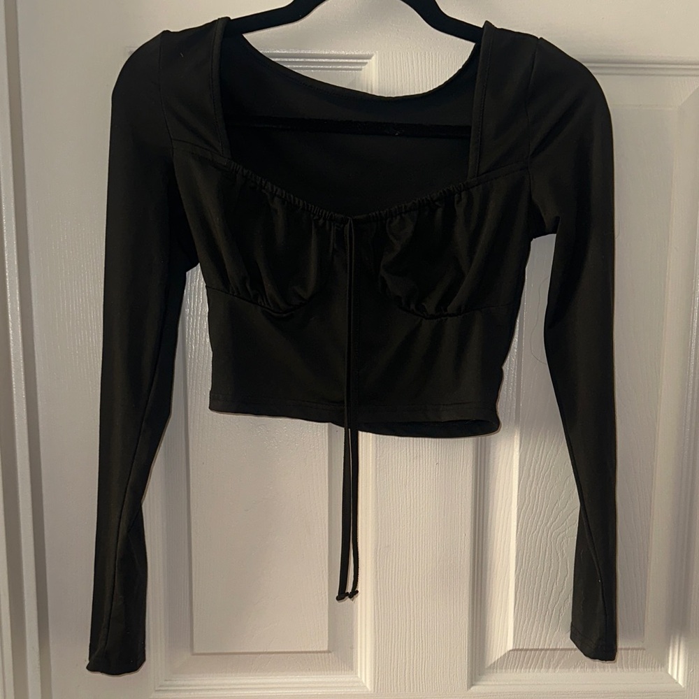 Elegant Black Long Sleeve Crop Top
